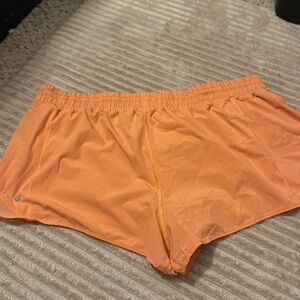 Hotty hot 2.5 lululemon shorts